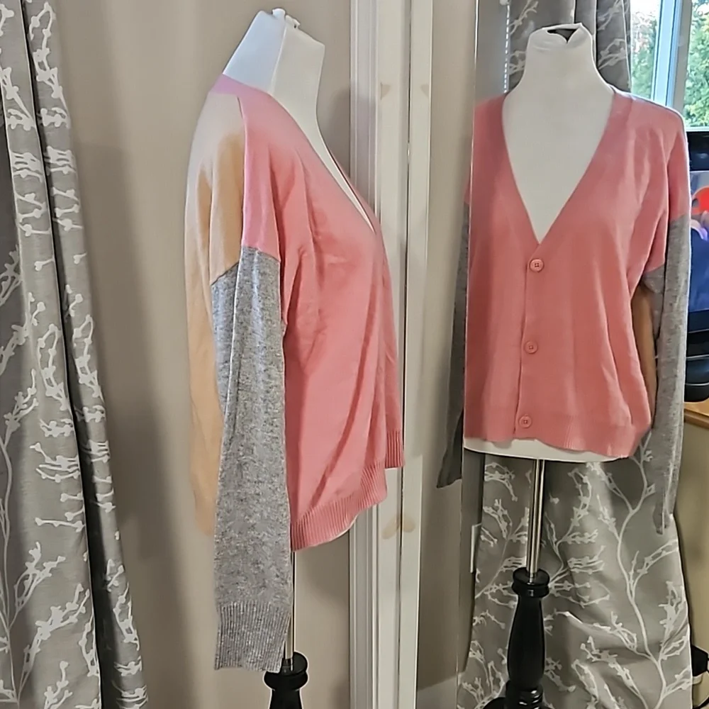 Magaschoni Colorblock V-Neck Cashmere Cardigan - Picture 2 of 7